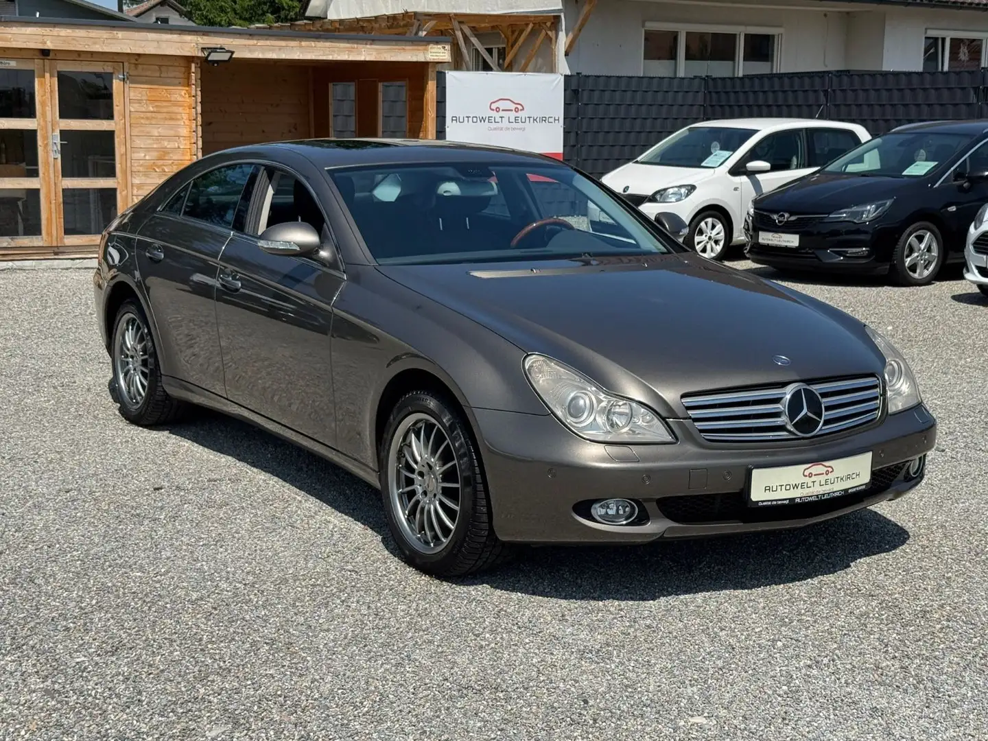 Mercedes-Benz CLS 320 D,KLIMA,1HAND,PDC,TEILLEDER,SOUND Gris - 2