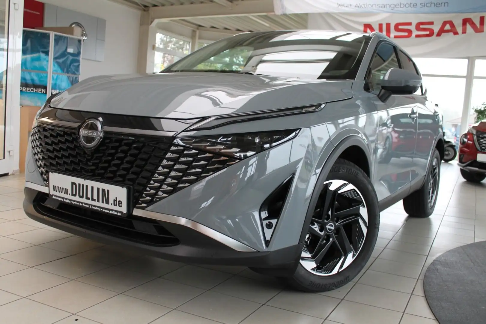 Nissan Qashqai 1,3 DIG-T N-Connecta Xtronic Winterpaket Серый - 1