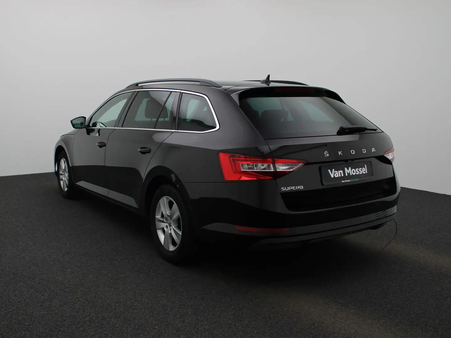 Skoda Superb Combi 2.0 CRTDI 90kW DSG7 Ambition Noir - 2