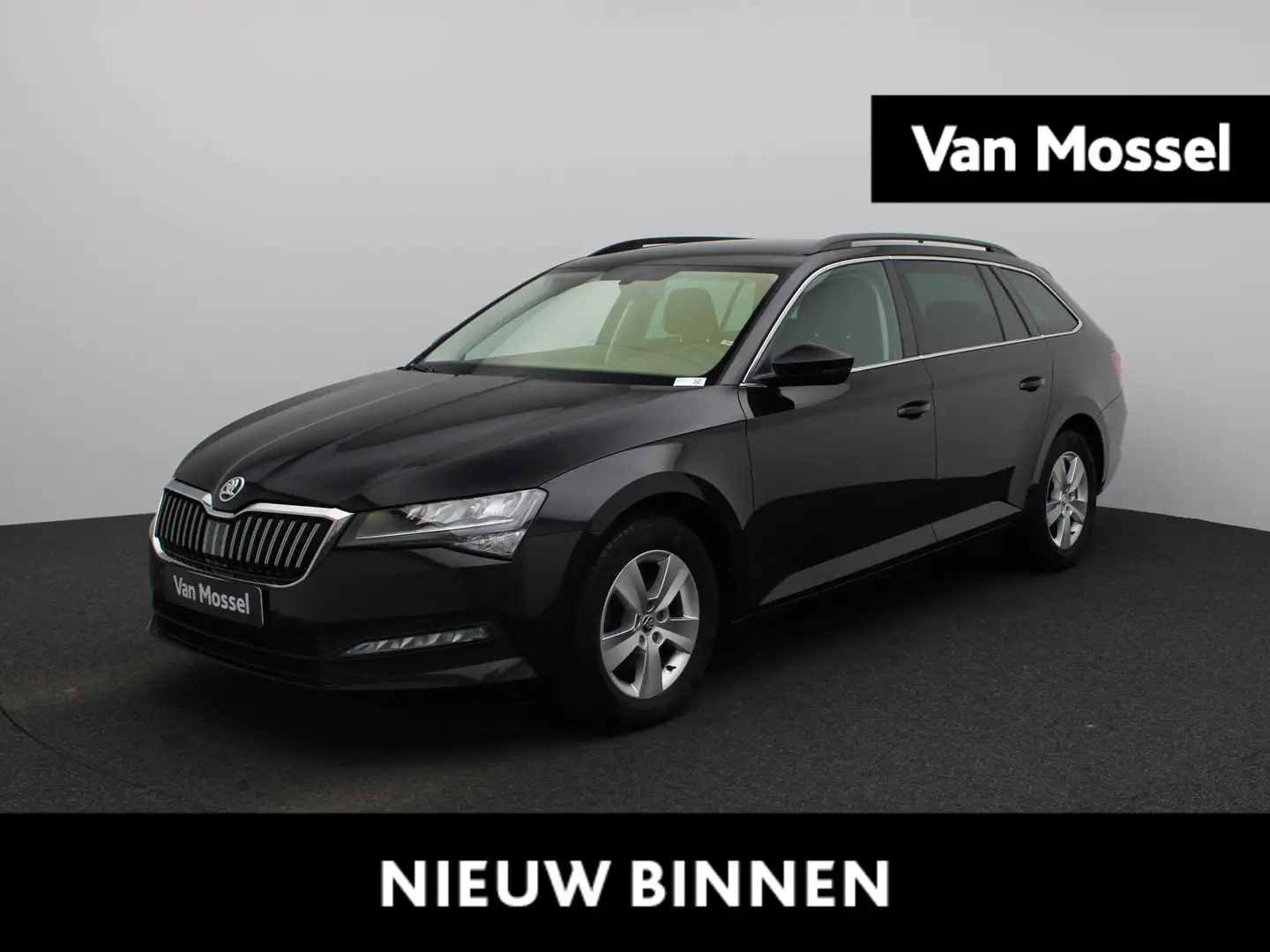 Skoda Superb Combi 2.0 CRTDI 90kW DSG7 Ambition Noir - 1