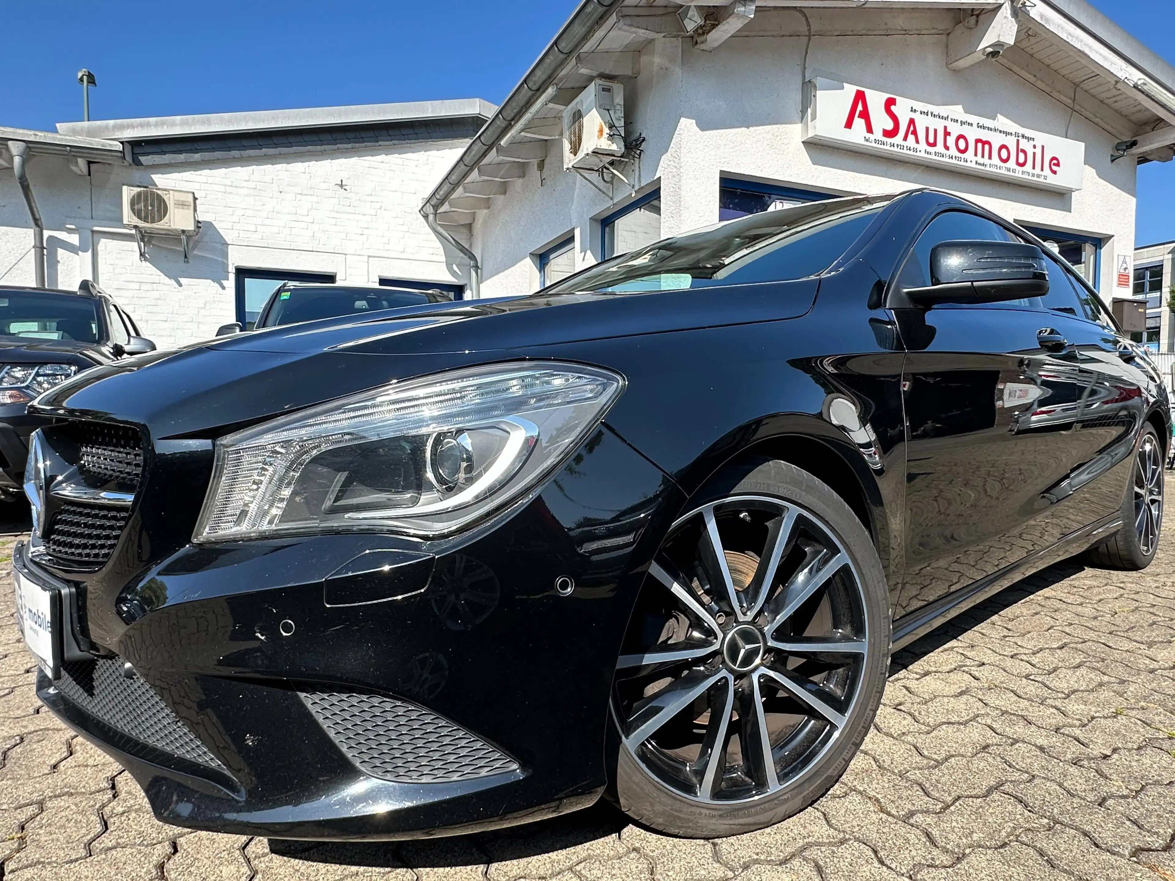 Mercedes-Benz CLA 200 Shooting Brake+2. HAND+NAVI+XENON+T. LEDER+6 GANG+PDC+SHZ+TEMPOMAT