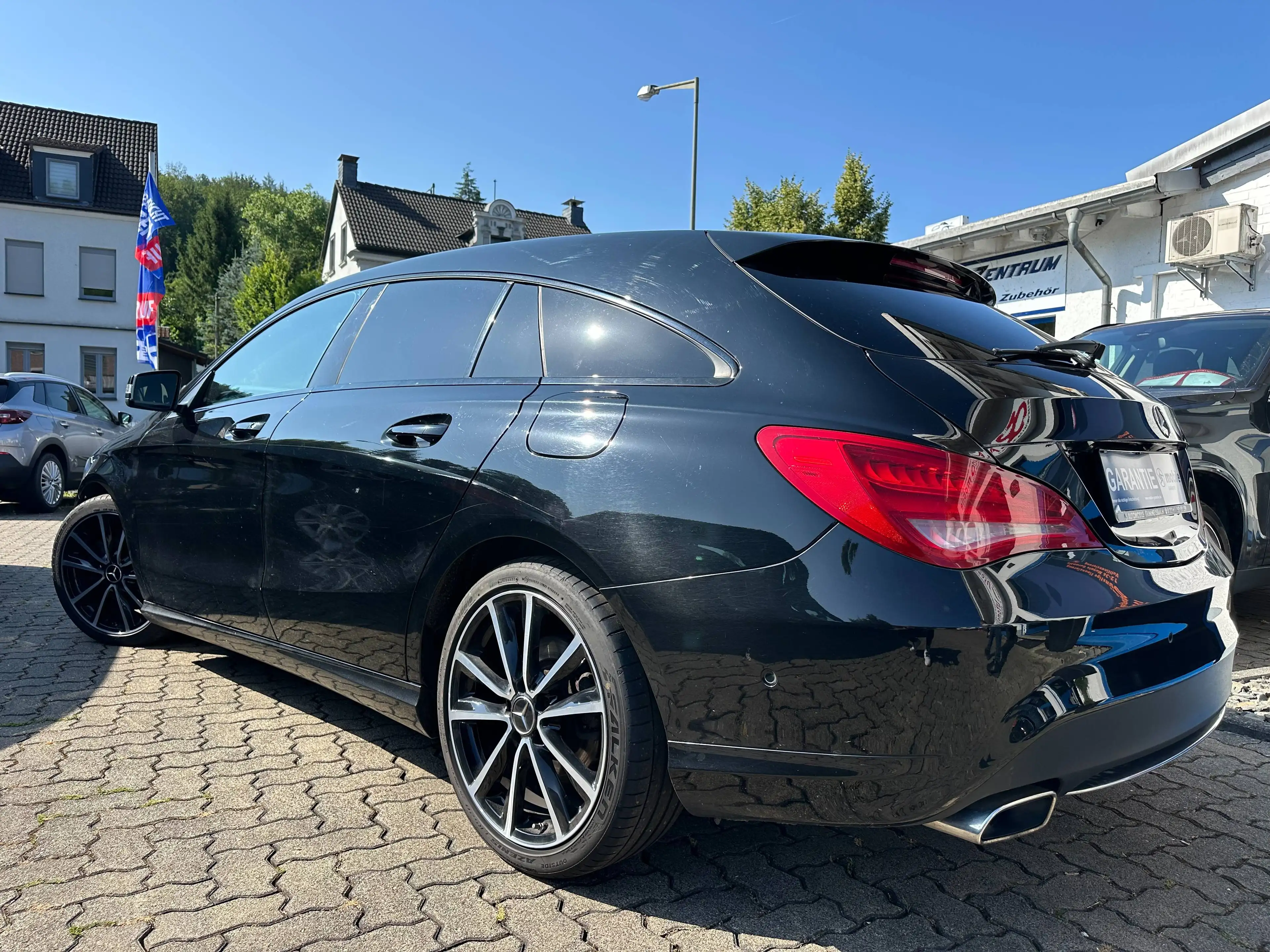 Mercedes-Benz CLA 200 Shooting Brake+2. HAND+NAVI+XENON+T. LEDER+6 GANG+PDC+SHZ+TEMPOMAT — photo 3
