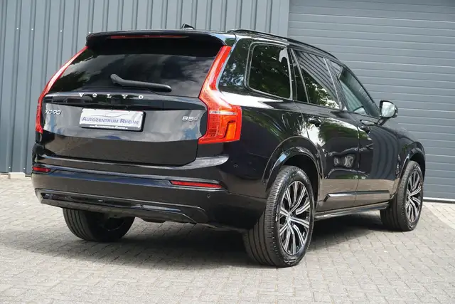 Volvo XC90 view 7