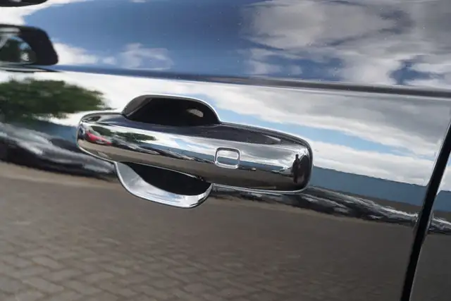 Volvo XC90 view 13