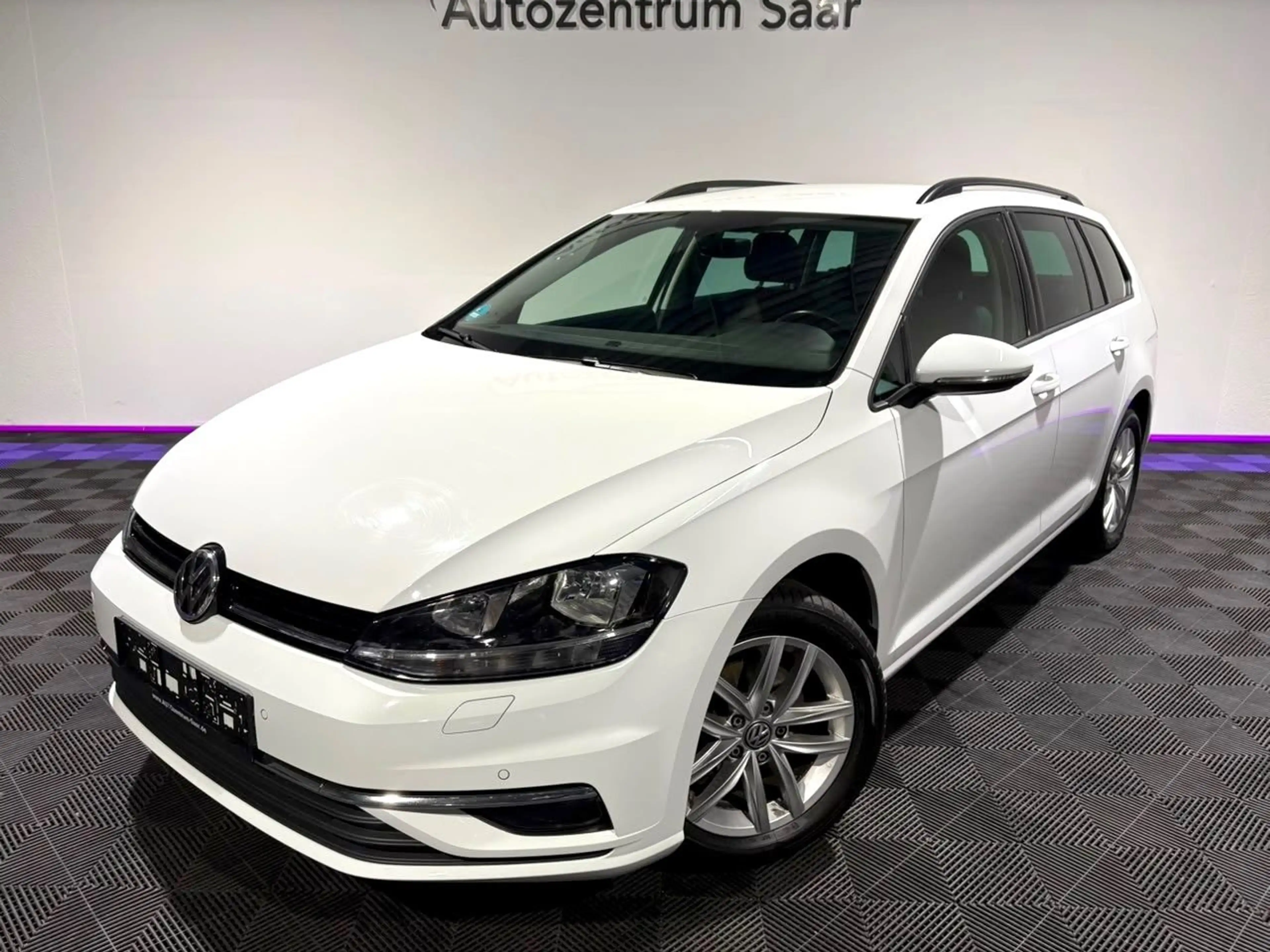 Volkswagen Golf VII Variant Comfortline Navi SH Tempomat BT — photo 2