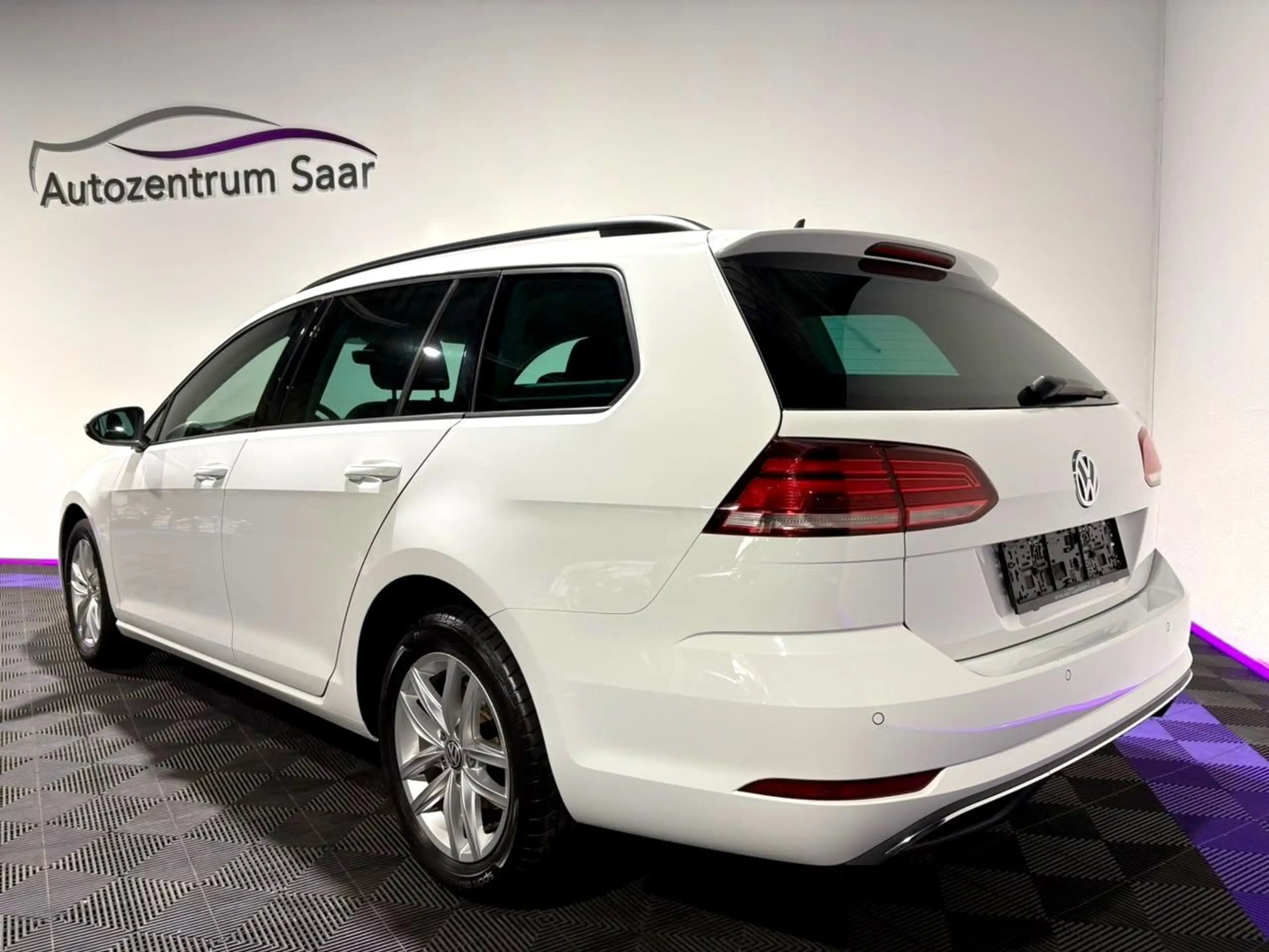 Volkswagen Golf VII Variant Comfortline Navi SH Tempomat BT — photo 6