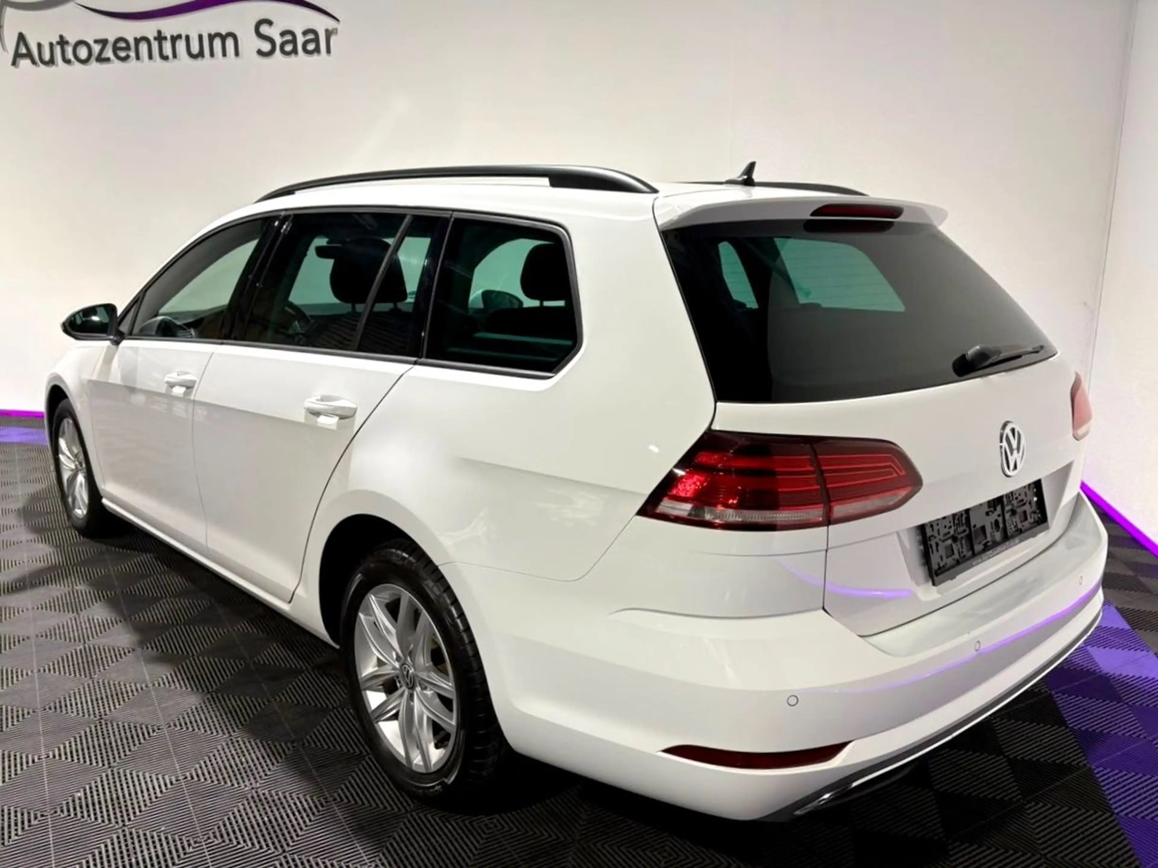 Volkswagen Golf VII Variant Comfortline Navi SH Tempomat BT — photo 5