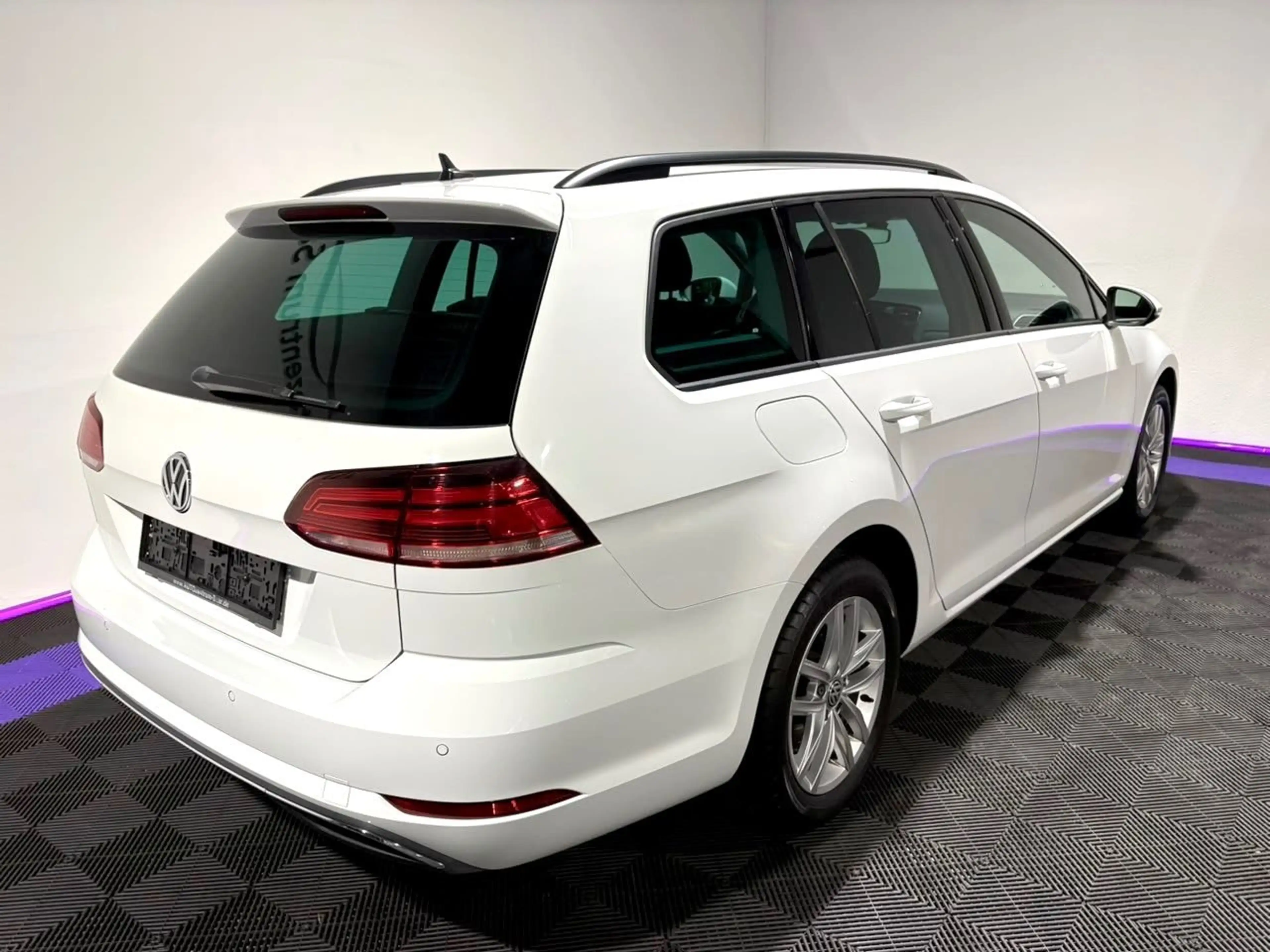 Volkswagen Golf VII Variant Comfortline Navi SH Tempomat BT — photo 9