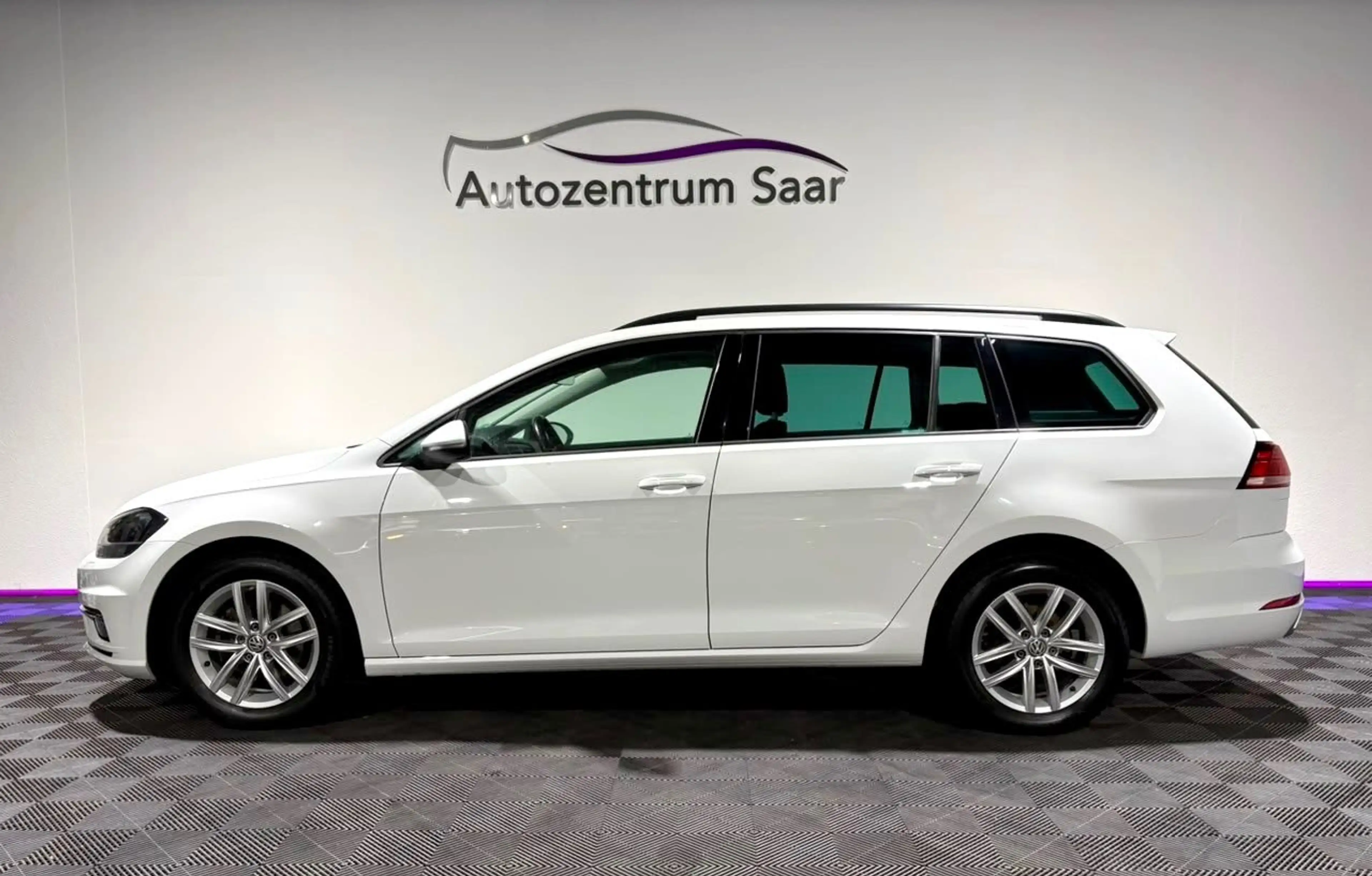 Volkswagen Golf VII Variant Comfortline Navi SH Tempomat BT — photo 4