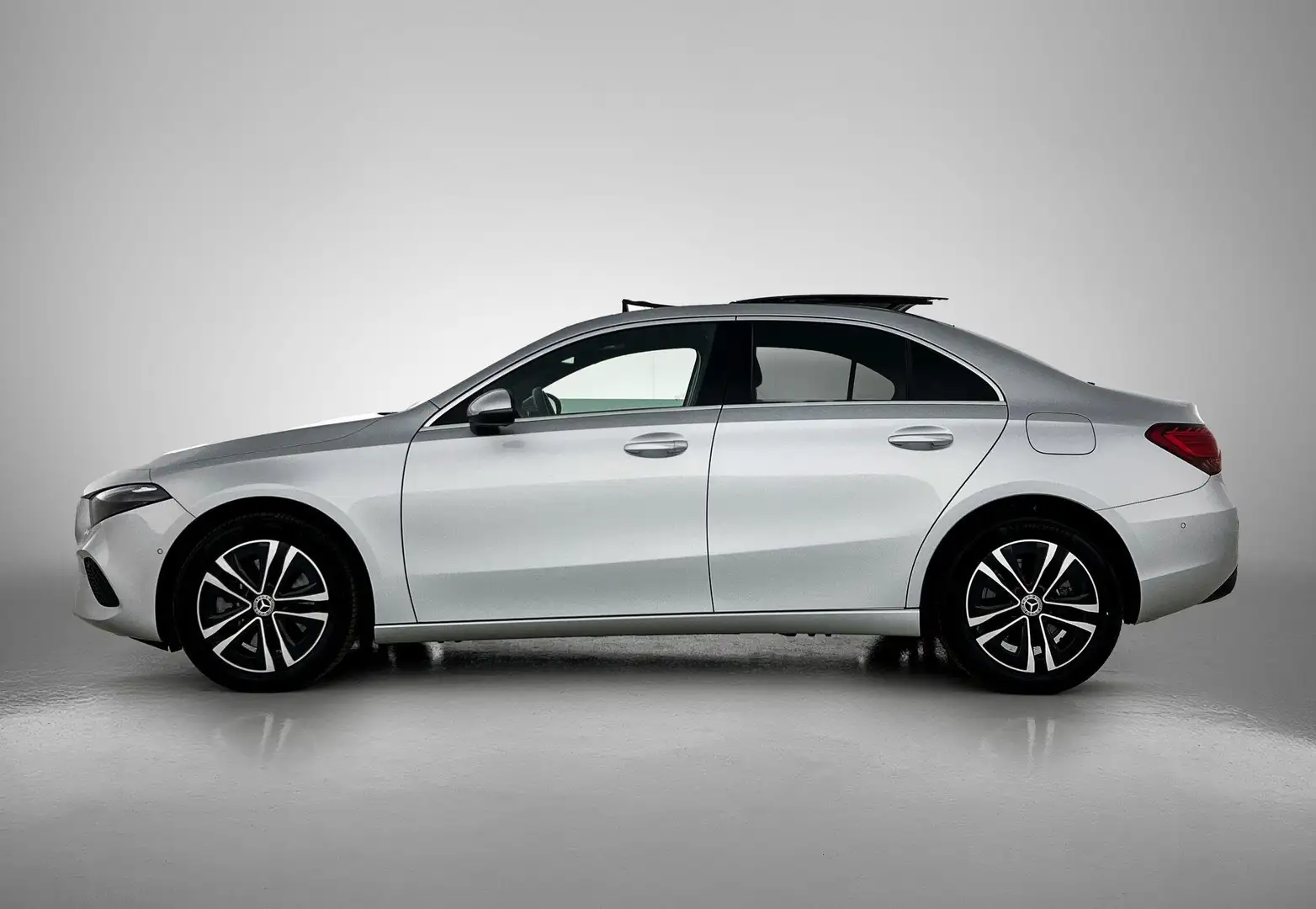 Mercedes-Benz A 250 A 250e Limousine Automaat Business Line | LED | Pa Silber - 2