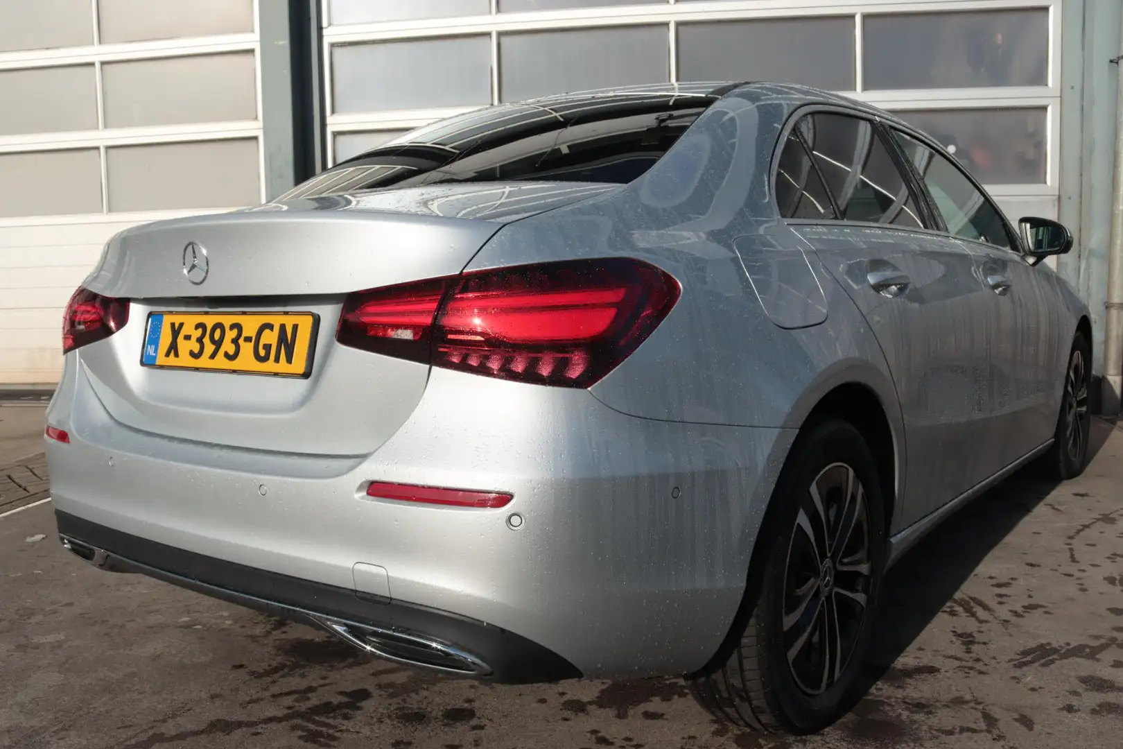 Mercedes-Benz A 250 A 250e Limousine Automaat Business Line | LED | Pa Zilver - 2