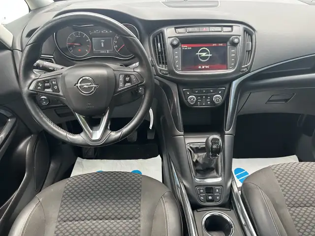 Opel Zafira view 8