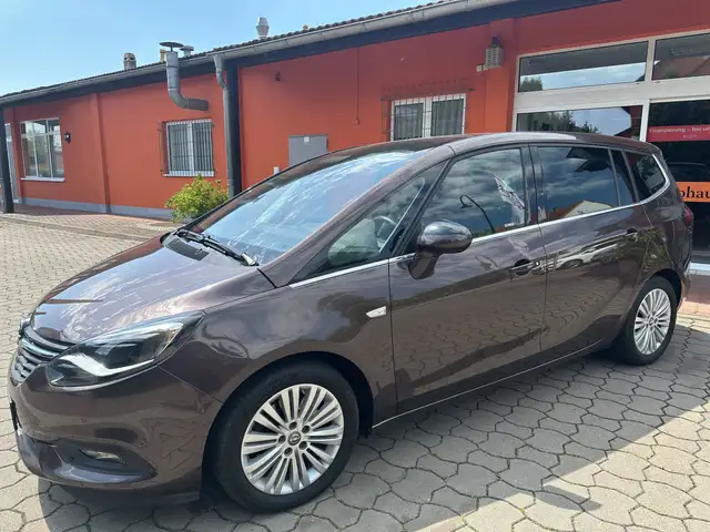 Opel Zafira view 3