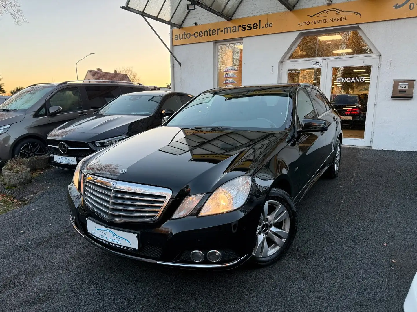 Mercedes-Benz E 220 Elegance AHK/SHZ/EL. SITZE/ALLWETTER Noir - 1