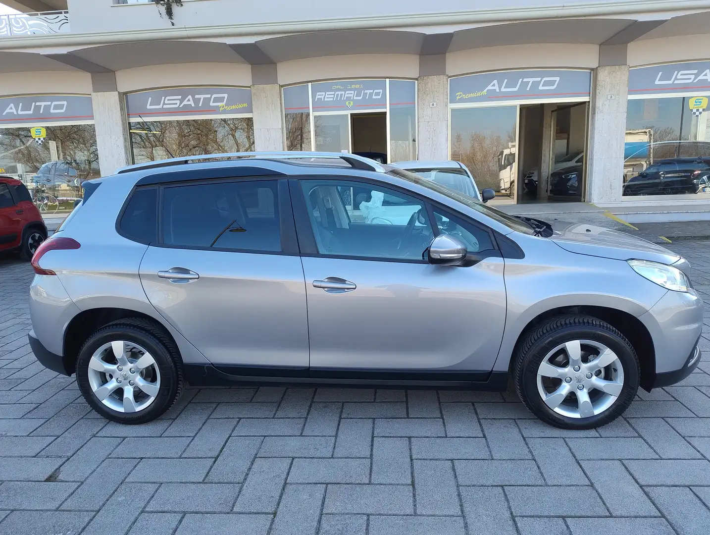 Peugeot 2008 1.6 bluehdi Allure 100cv my16 Prop.Unico Grau - 1