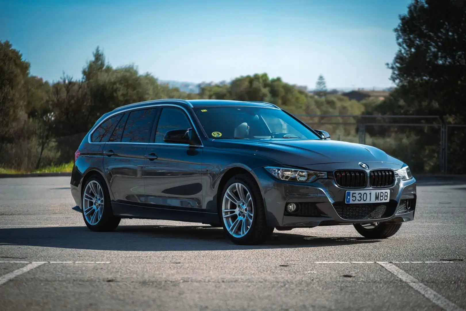 BMW 320 320dA Luxury - 1