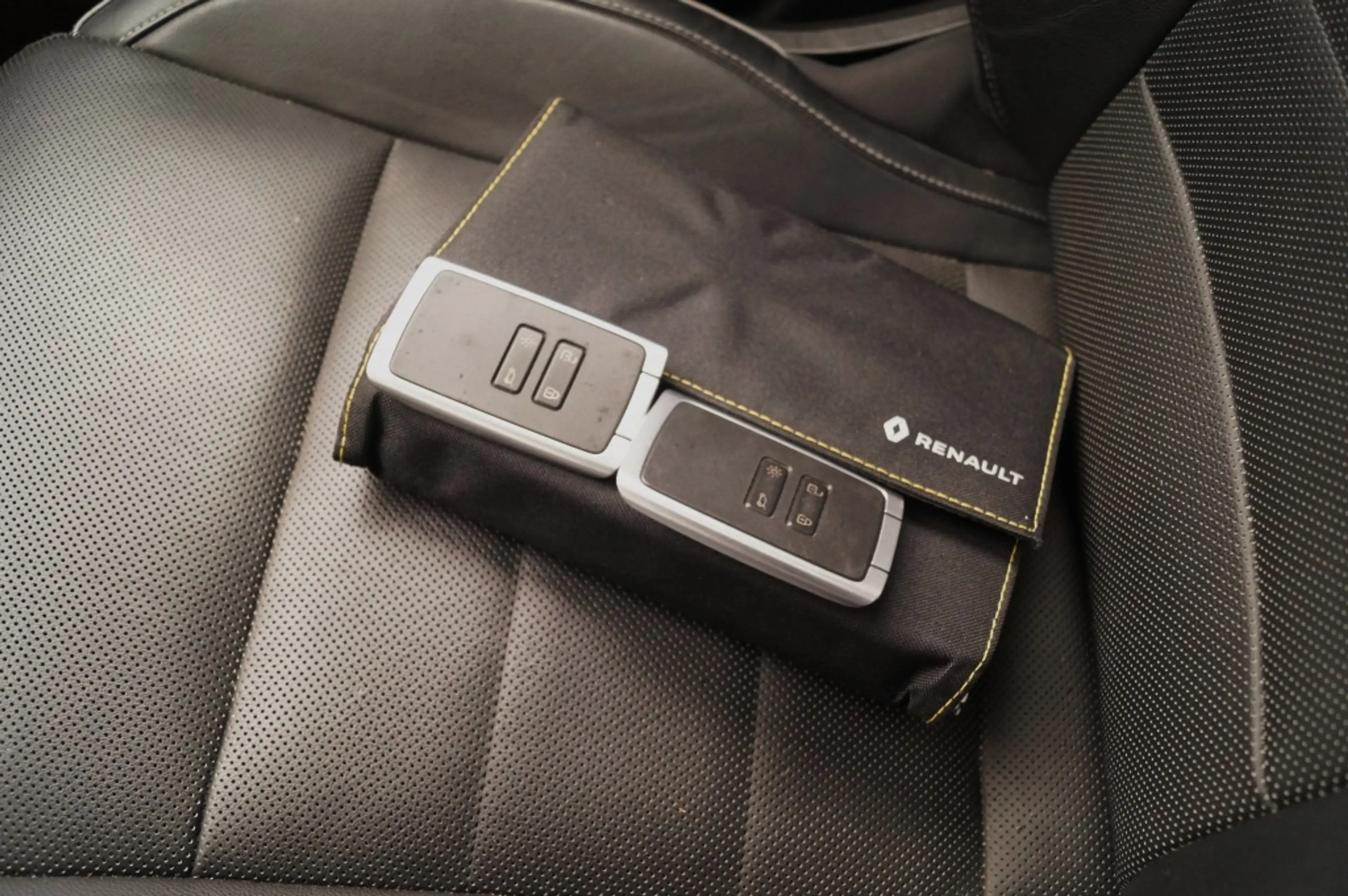 Renault Arkana 1.6 E-Tech Hybrid 145 Intens -SOH98%-PANO-LEER-TRE — photo 23