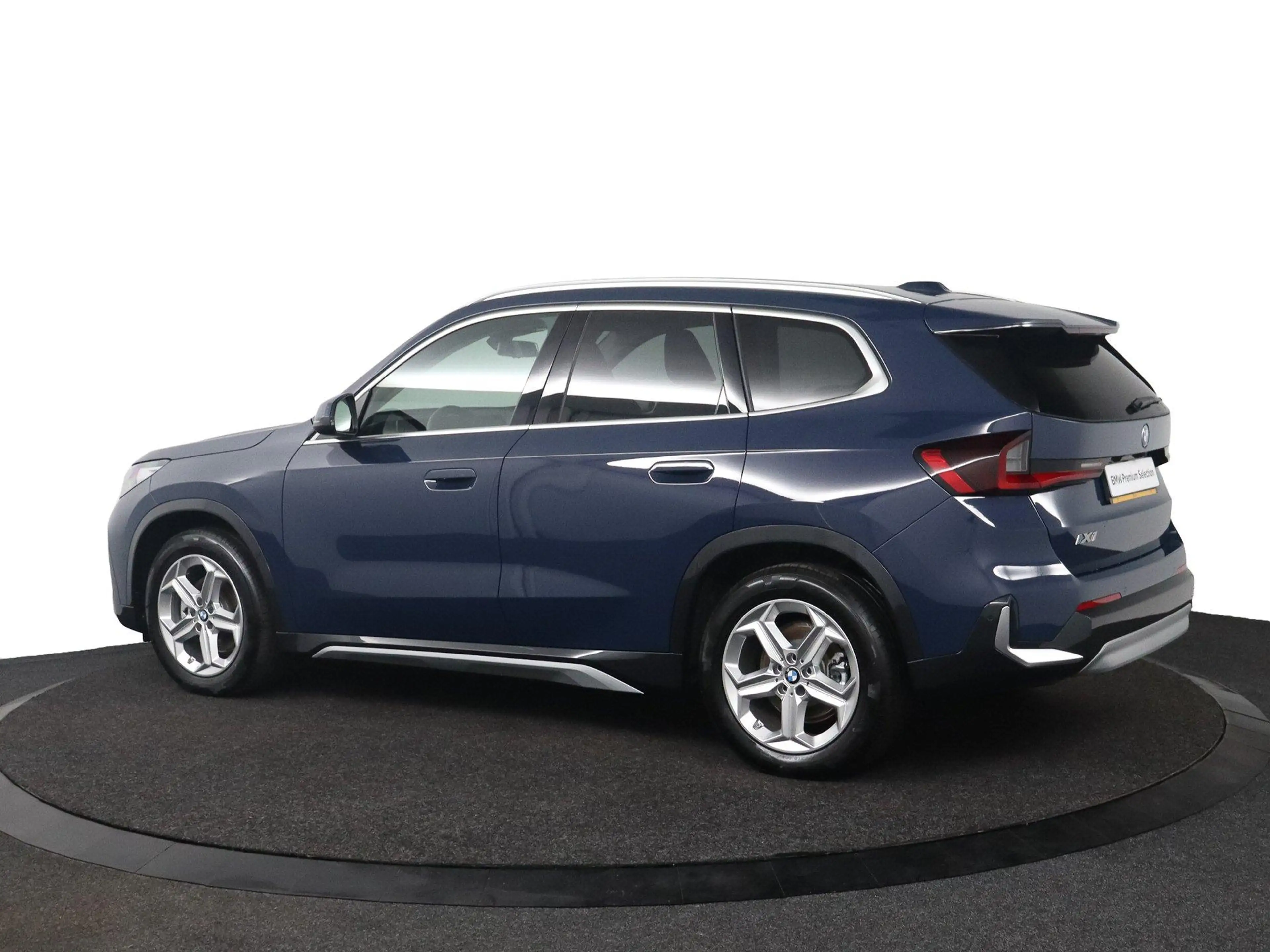BMW iX1 eDrive20 Pure Edition 67 kWh | X-line | Getint Gla — photo 10