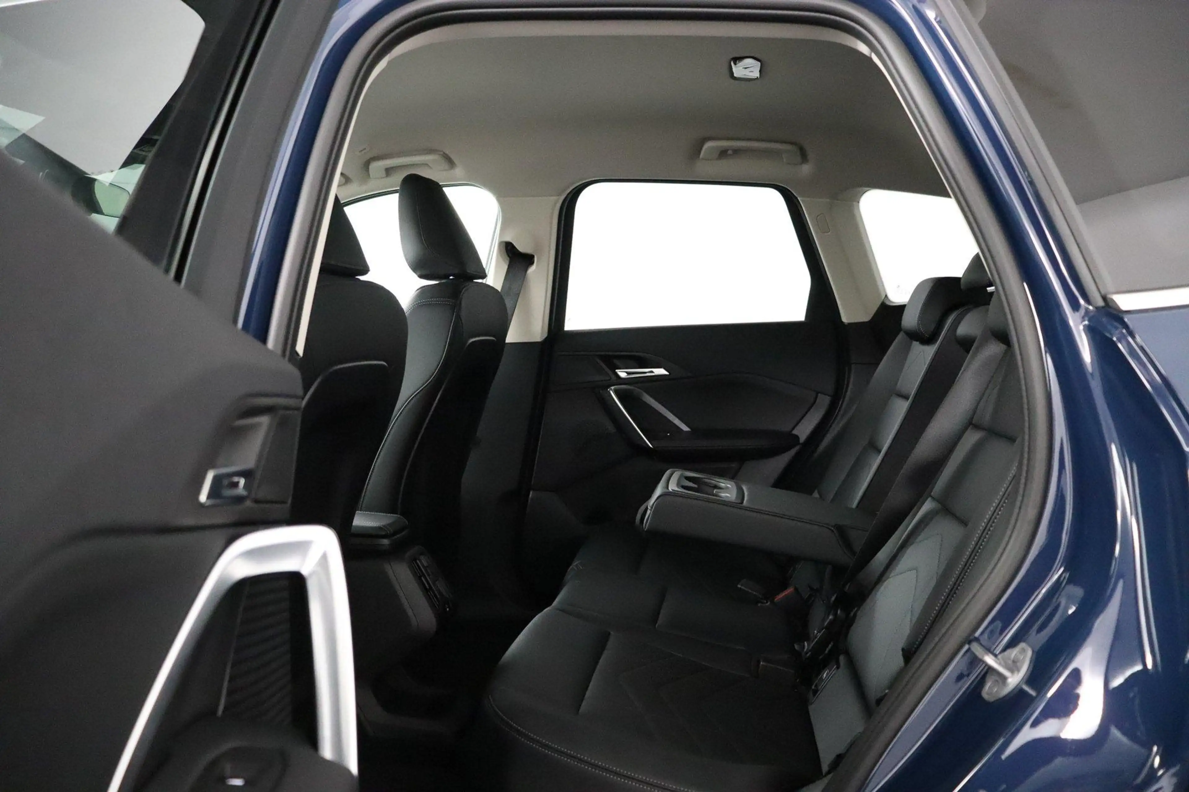 BMW iX1 eDrive20 Pure Edition 67 kWh | X-line | Getint Gla — photo 15
