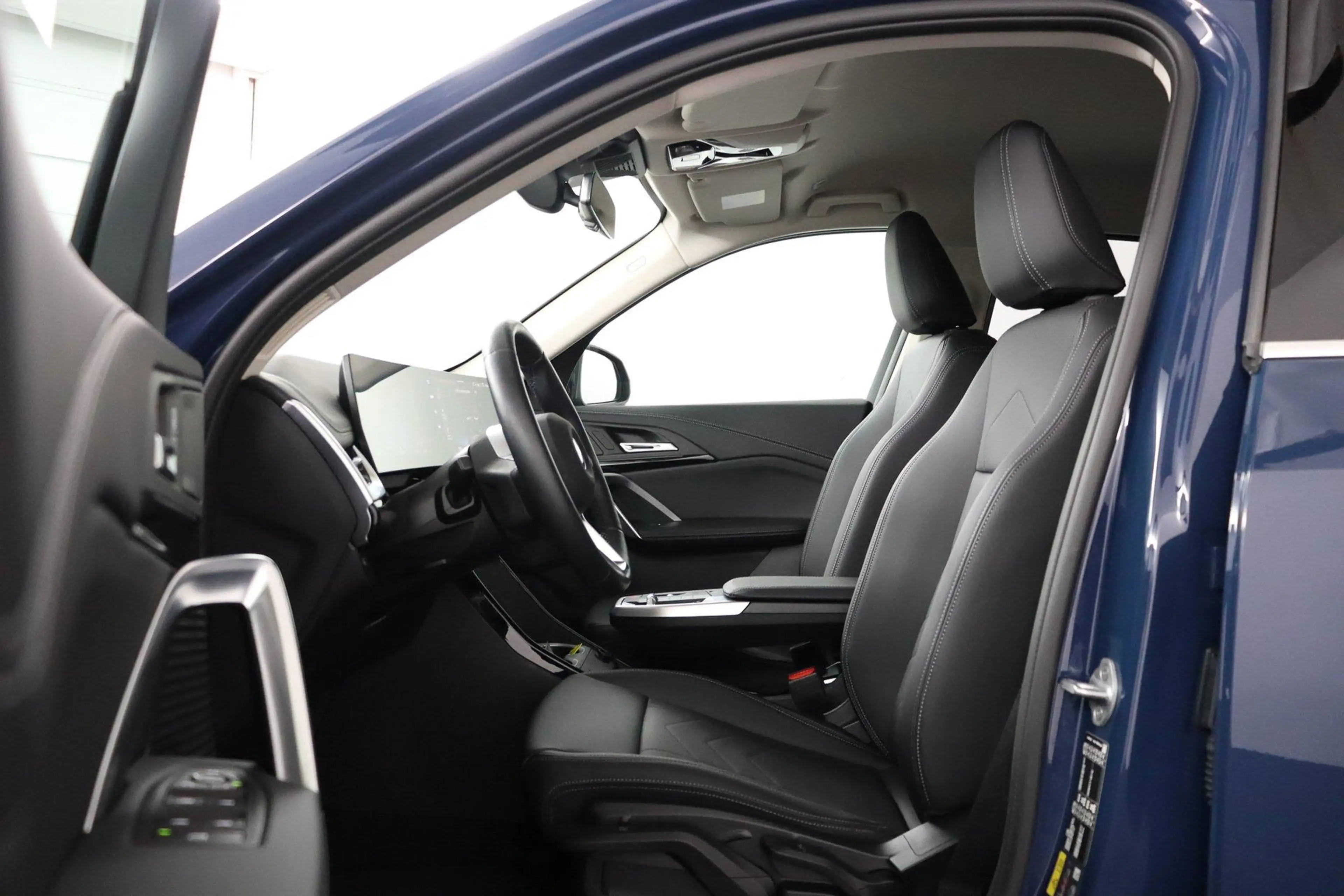 BMW iX1 eDrive20 Pure Edition 67 kWh | X-line | Getint Gla — photo 14