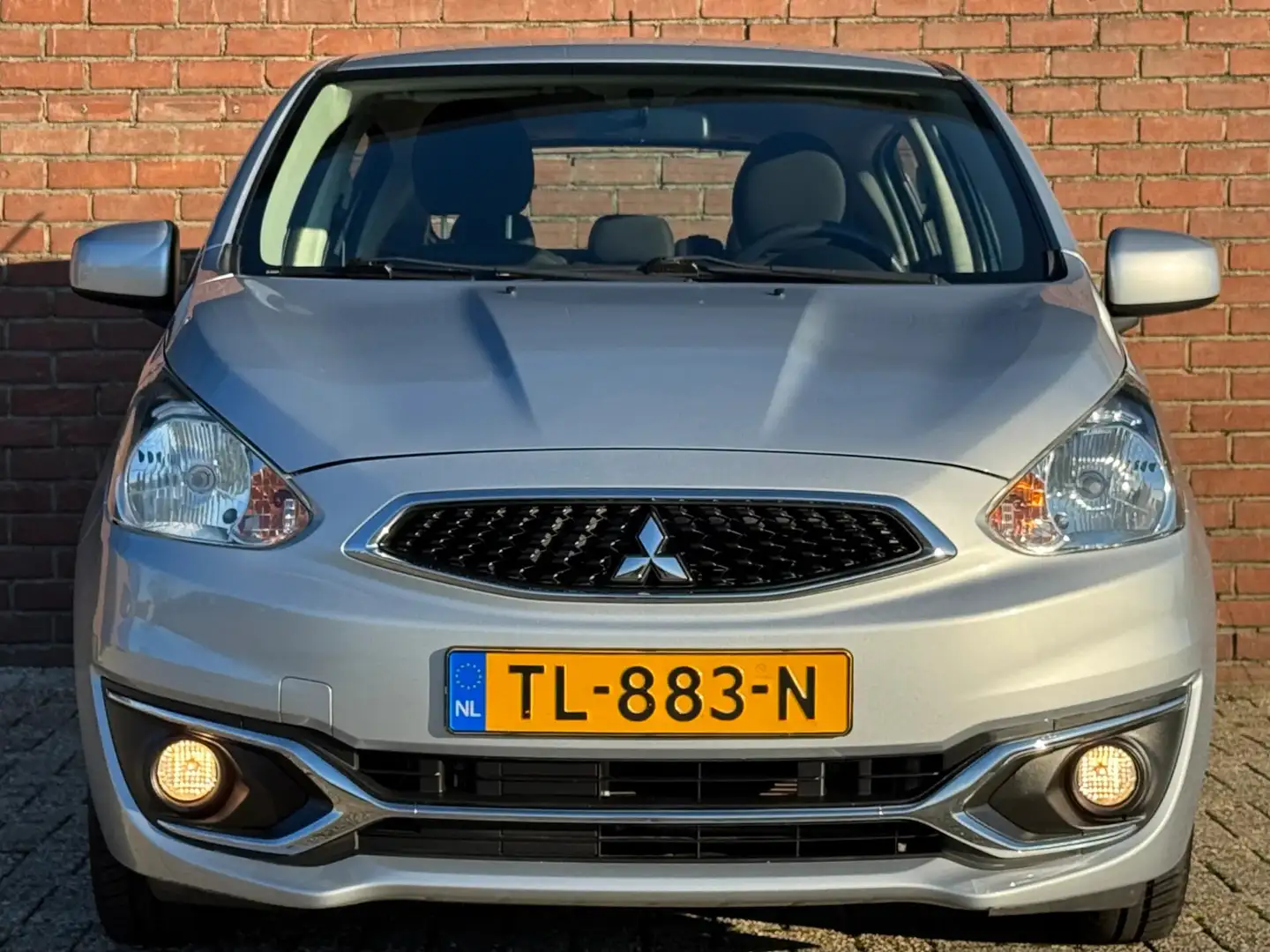 Mitsubishi Space Star 1.0 COOL+ | NL-AUTO! | AIRCO! Grau - 2