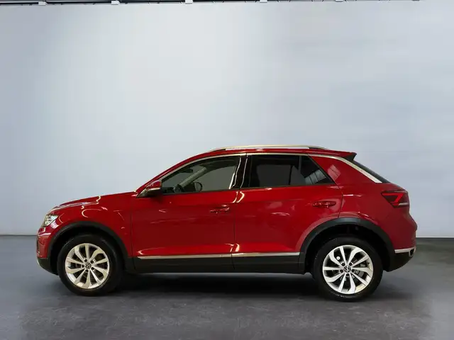 Volkswagen T-Roc view 3