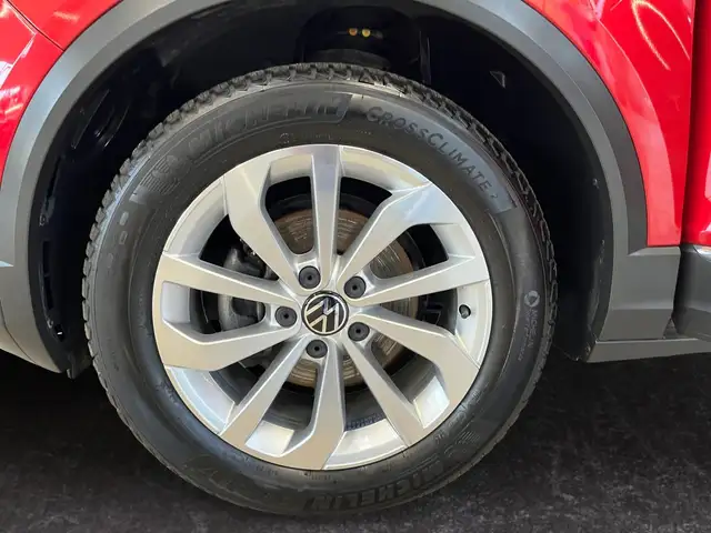 Volkswagen T-Roc view 15