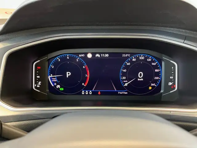 Volkswagen T-Roc view 12