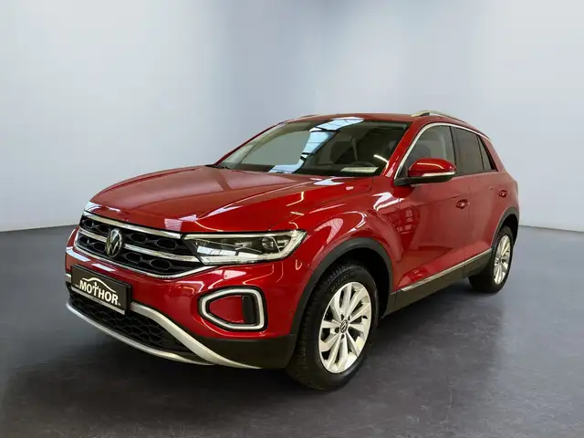 Volkswagen T-Roc view 2