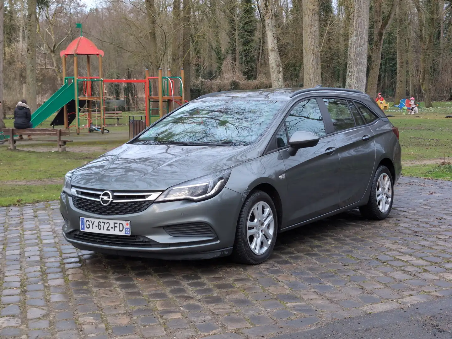 Opel Astra Sports Tourer 1.6 CDTI 110 ch Business Edition Сірий - 2