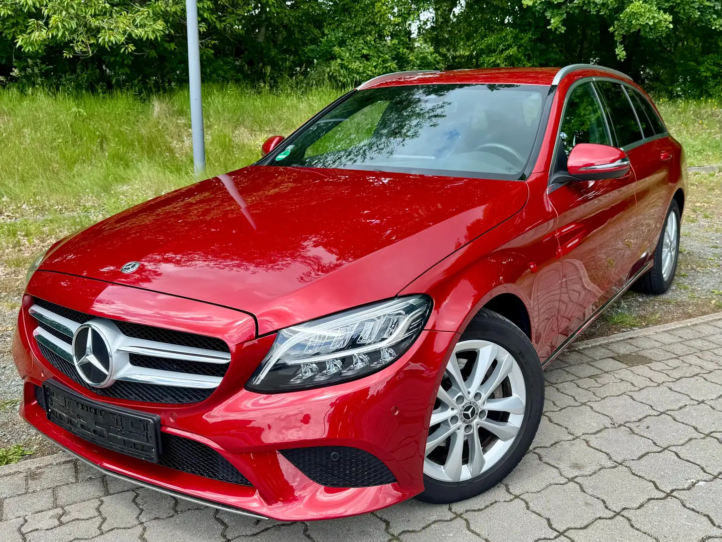Mercedes-Benz C 200 C-Klasse T-Modell T 9G-TRONIC Avantgarde Rouge - 1