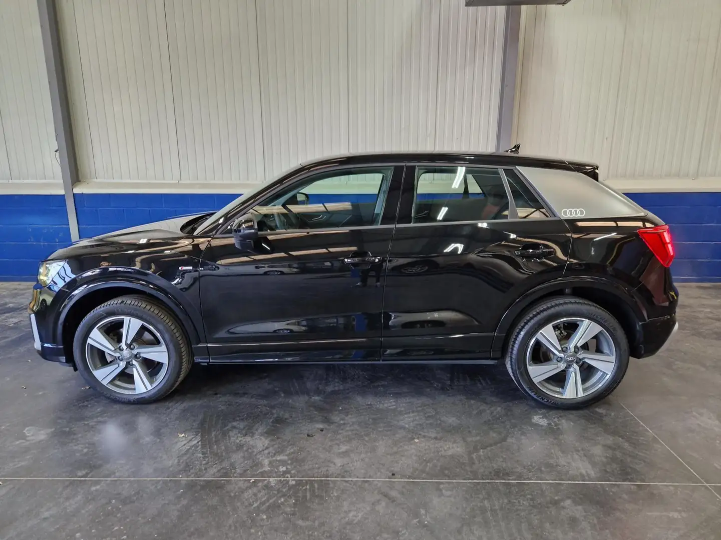 Audi Q2 1.4 TFSI CoD Design Pro Line Plus Zwart - 2