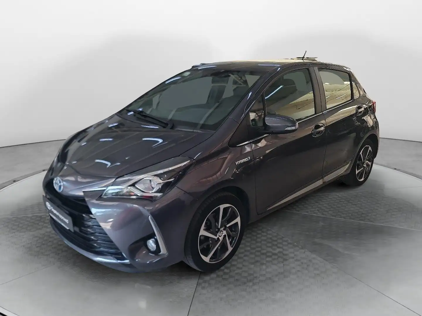 Toyota Yaris 1.5 Hybrid 5 porte Style Gris - 1