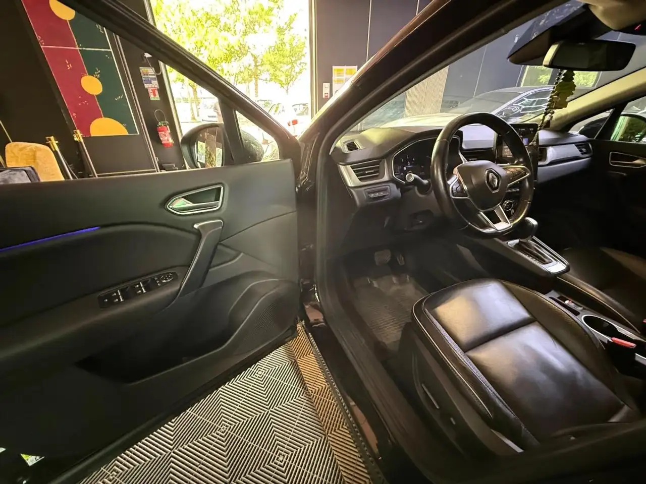 Renault Captur — photo 31