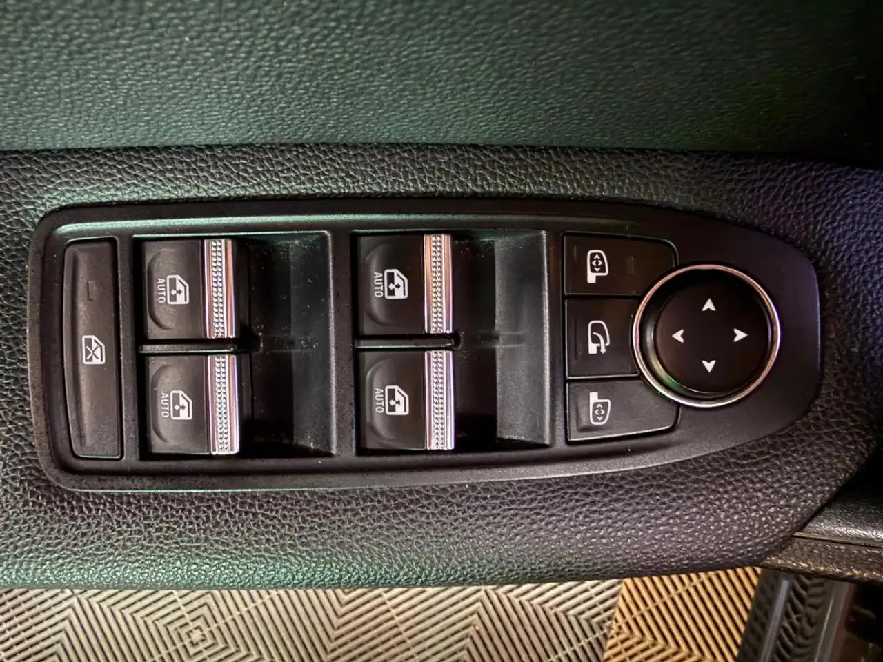 Renault Captur — photo 34