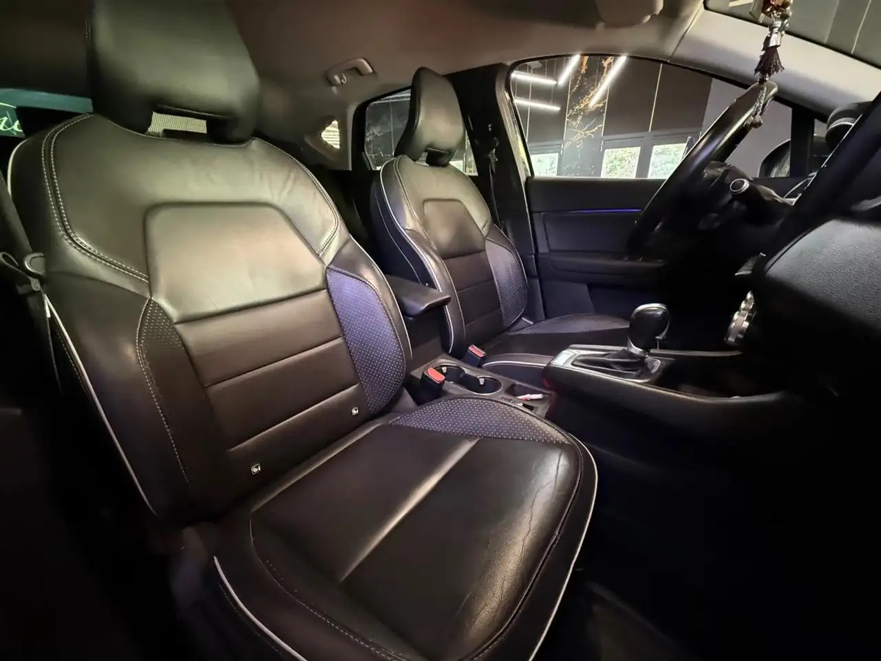 Renault Captur — photo 16