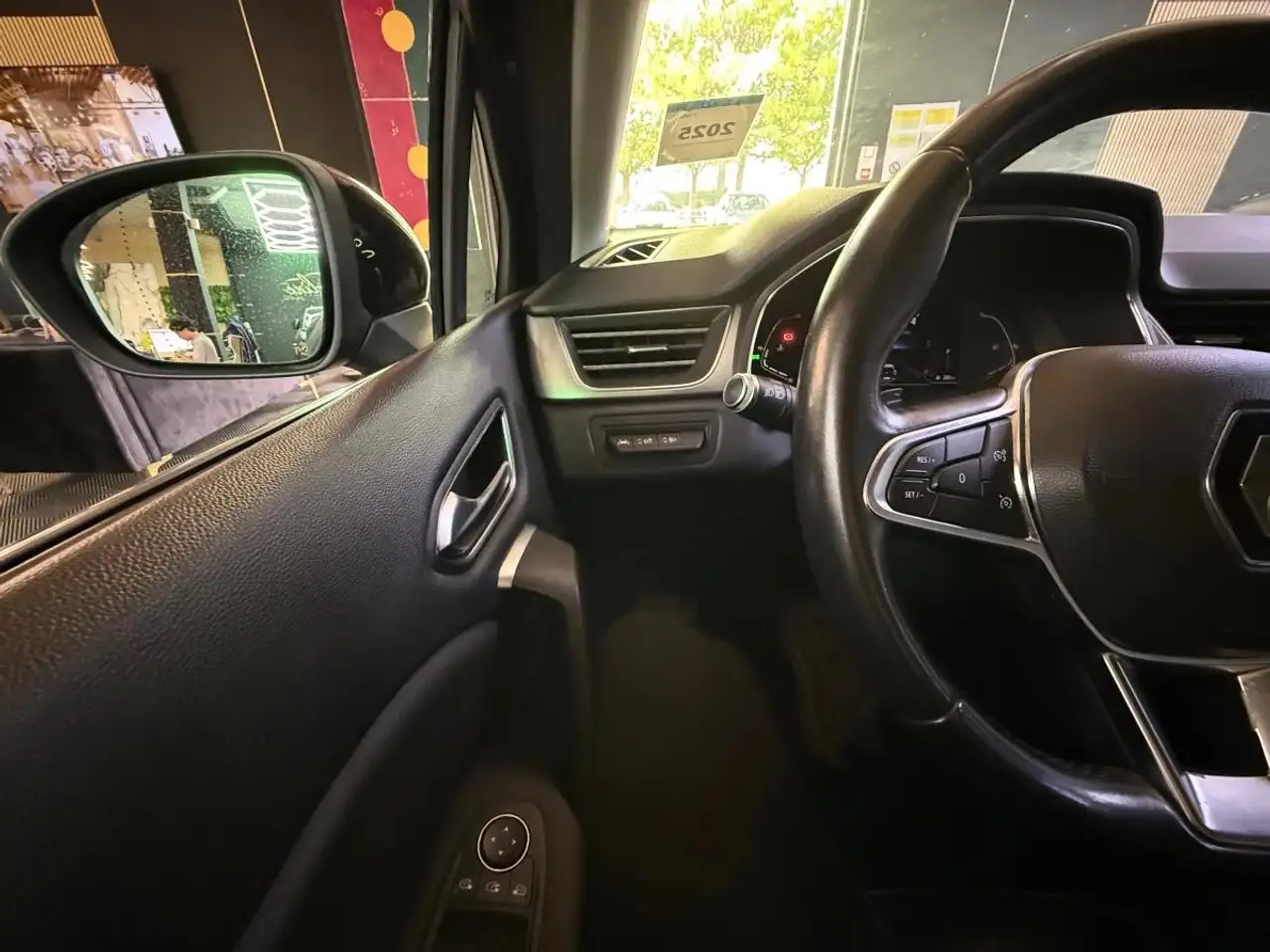 Renault Captur — photo 45