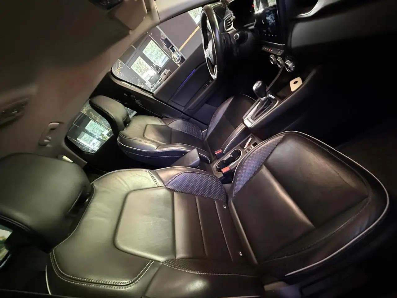 Renault Captur — photo 15