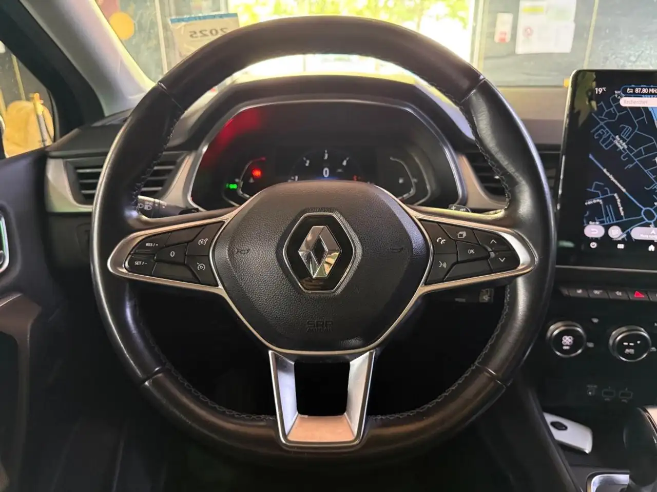Renault Captur — photo 27