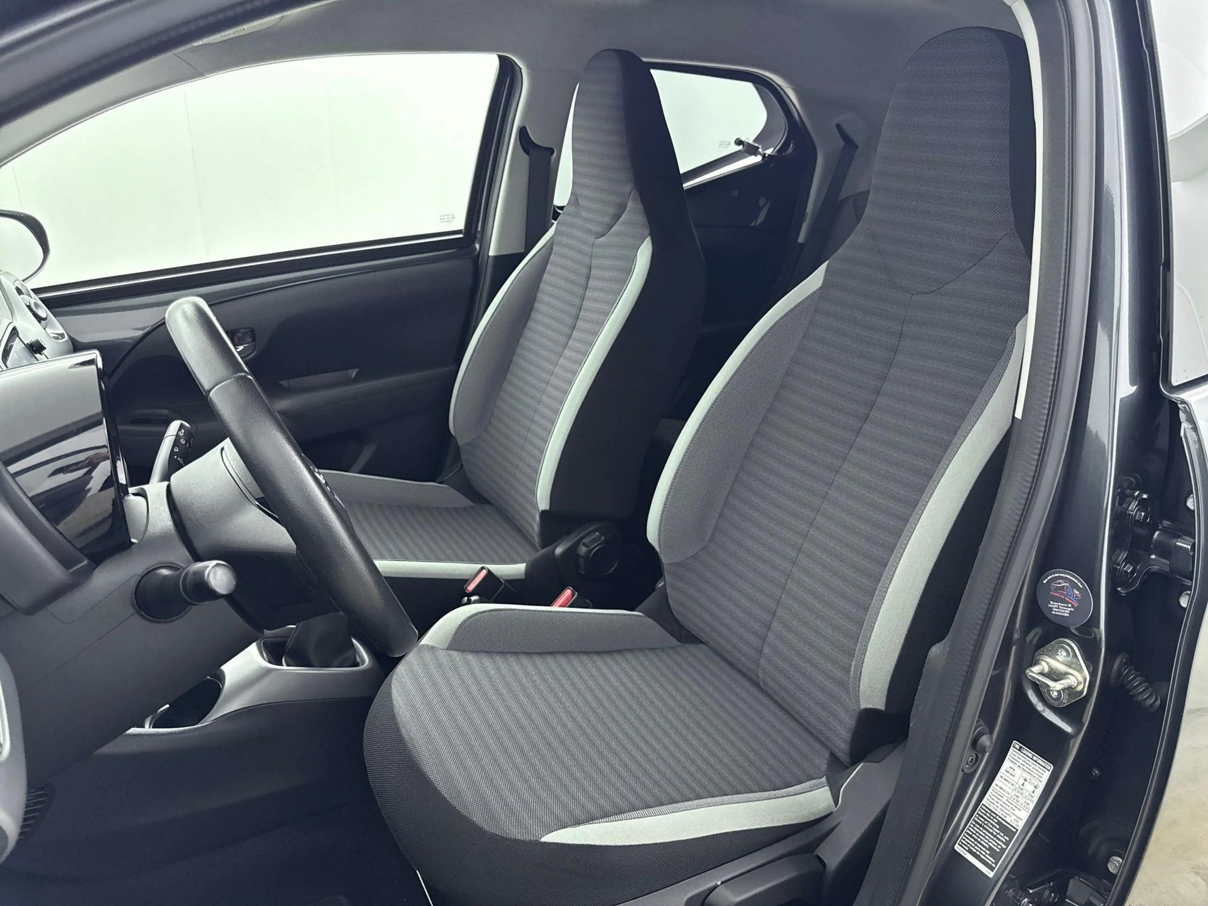 Toyota Aygo 1.0 VVT-i x-joy | Airco | getint glas | LM velgen — photo 11
