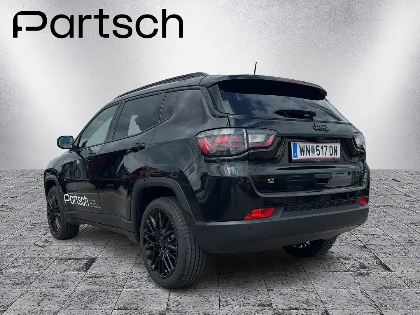 Jeep Compass 1.5 Multiair Upland T4 FWD DCT7 e-Hybrid Schwarz - 2
