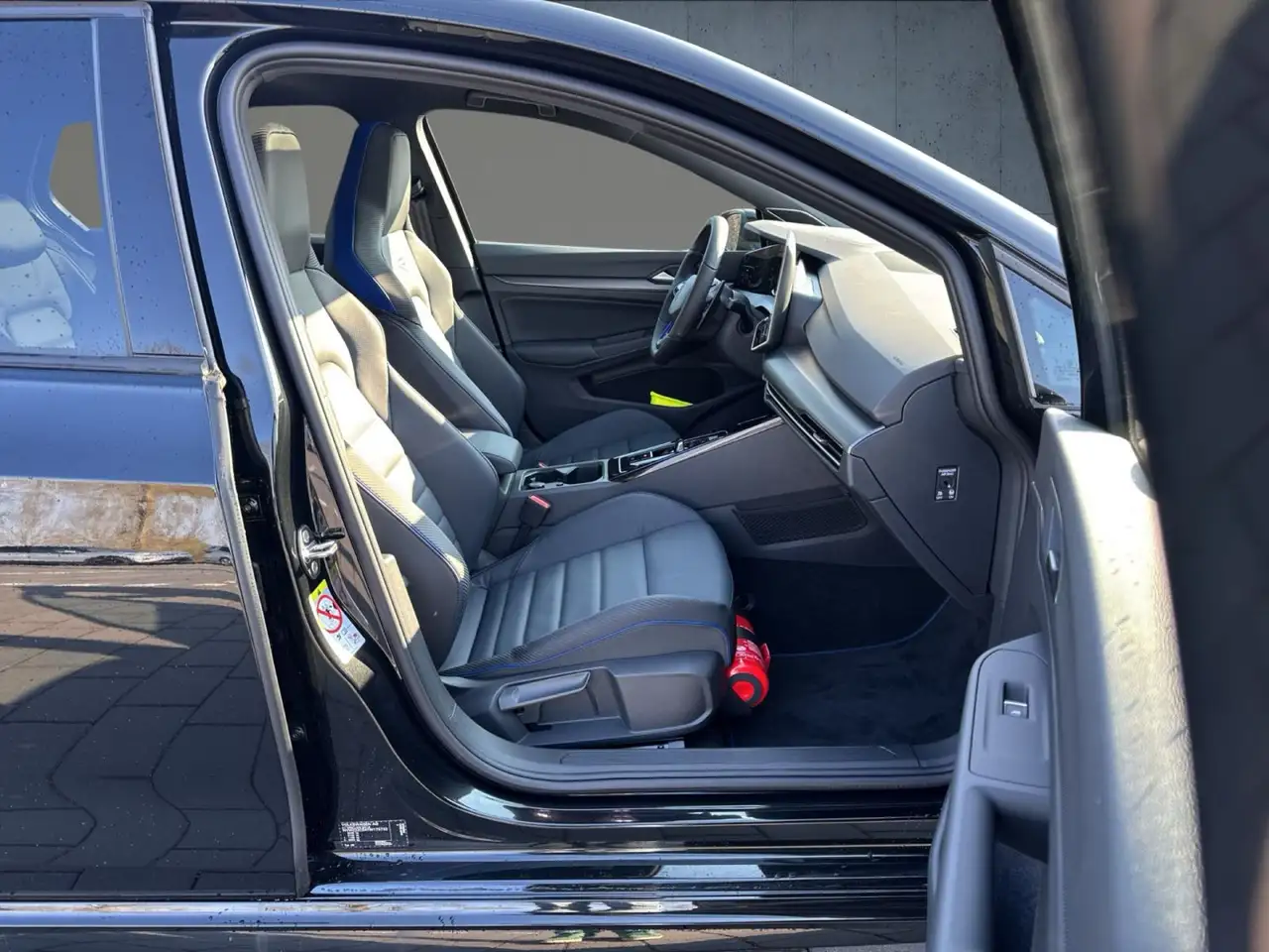 Volkswagen Golf R Black Edition ABT Akrapovic/AHK/Pano/360/ 15