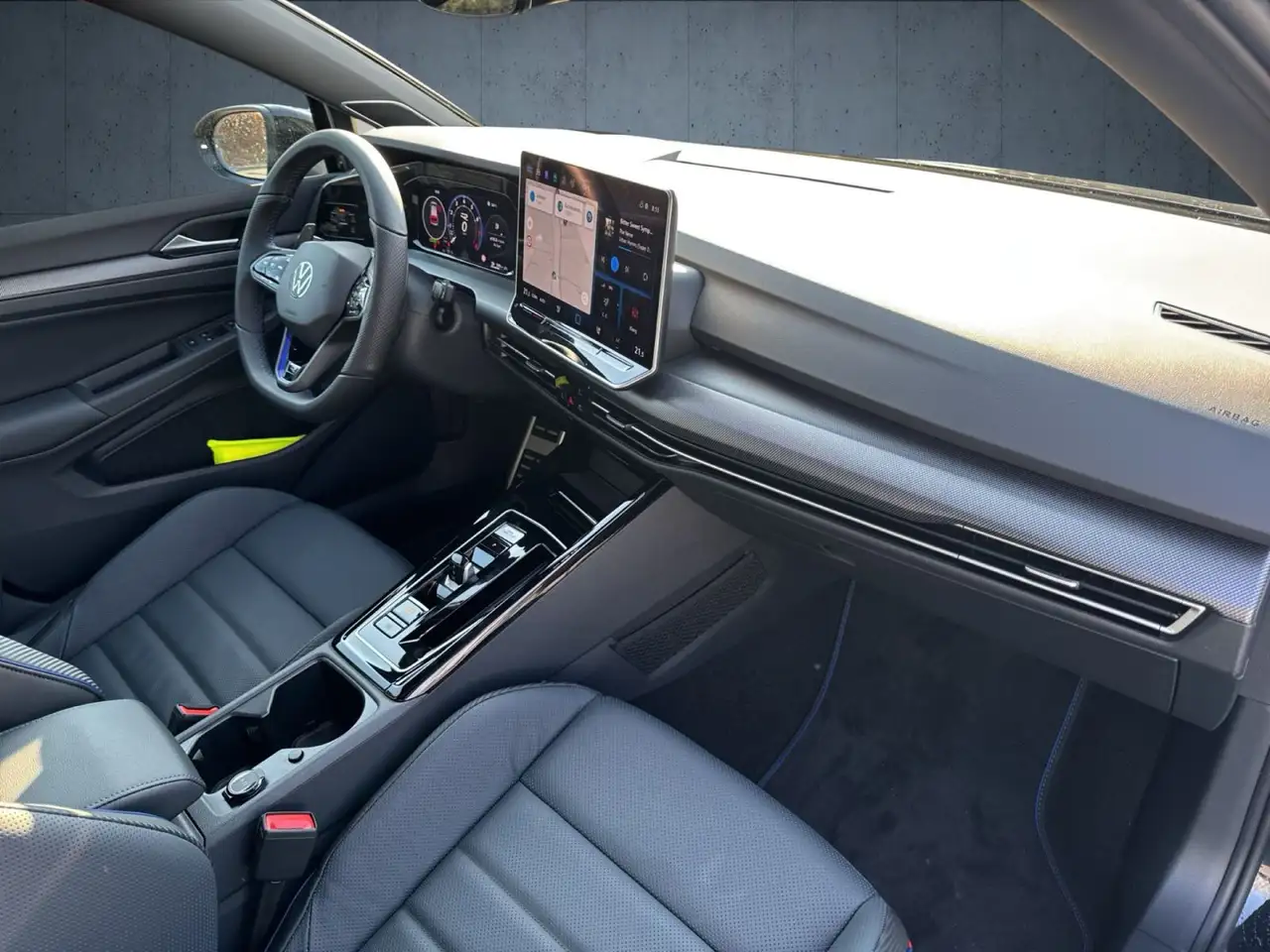Volkswagen Golf R Black Edition ABT Akrapovic/AHK/Pano/360/ 14