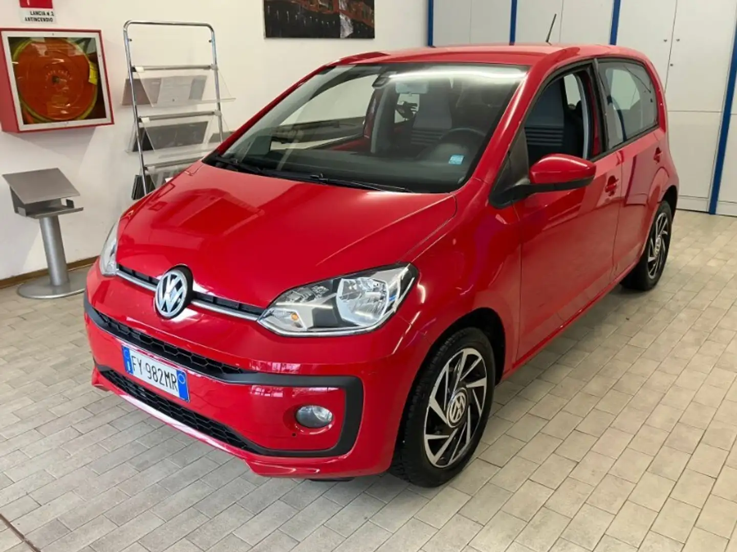 Volkswagen up! 1.0 5p. eco move BMT Rouge - 1