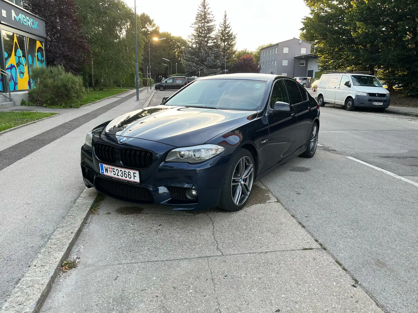 BMW 520 Blau - 1