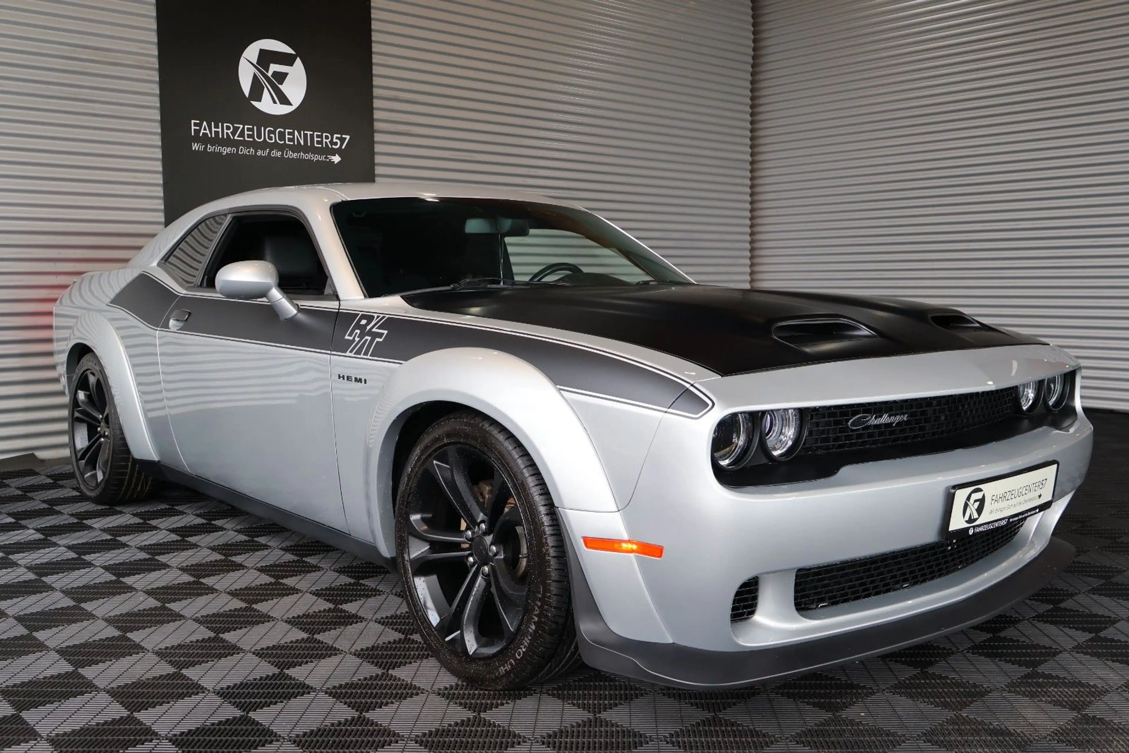 Dodge Challenger R/T RWD 5.7L WIDEBODY/KAMERA/CARPLAY — photo 7