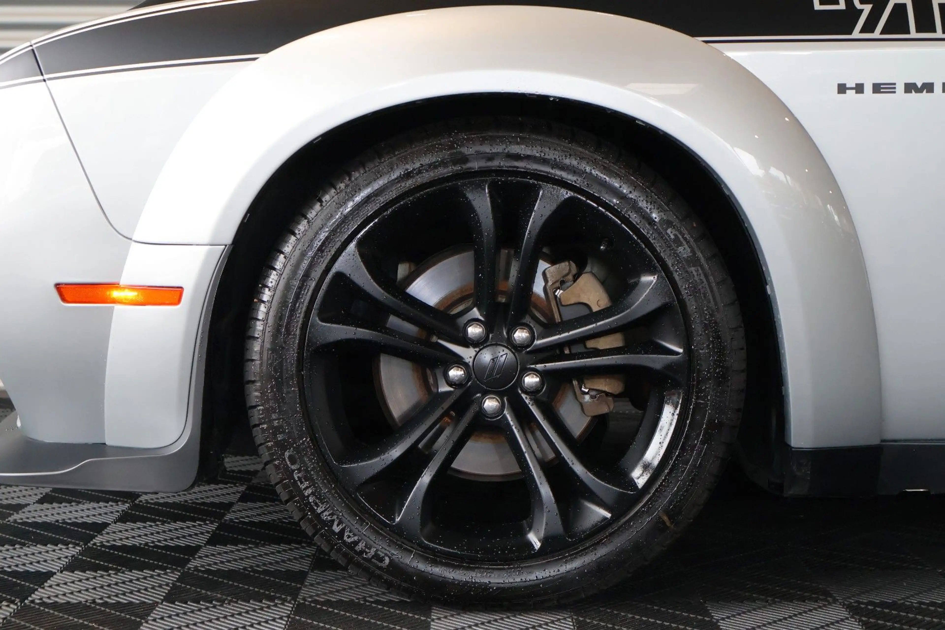 Dodge Challenger R/T RWD 5.7L WIDEBODY/KAMERA/CARPLAY — photo 3