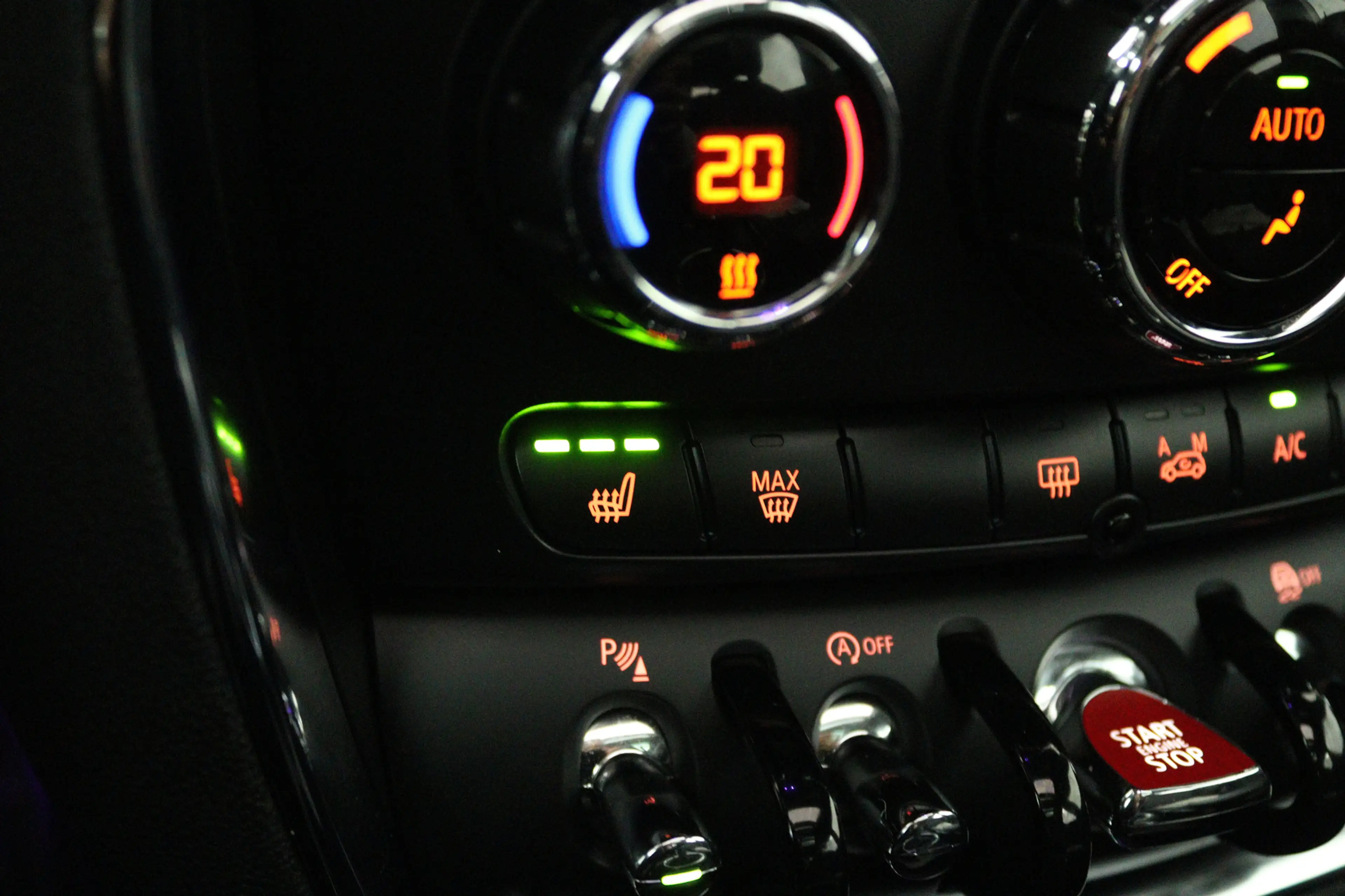 MINI Cooper S Clubman 2.0 Chili Serious Business (PANORAMADAK, STOELVERW — photo 17