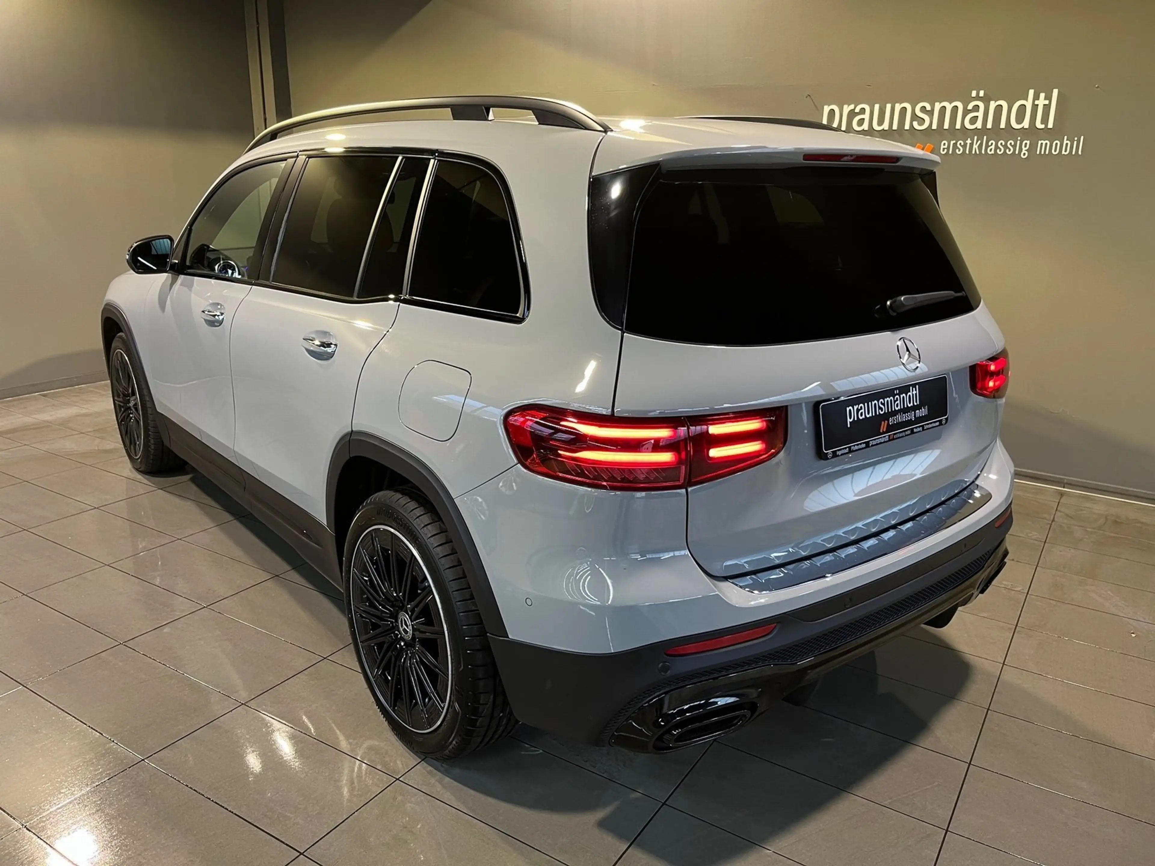 Mercedes-Benz GLB 220 d 4M AMG Night Pano/7Sitz/AHK/Distr./20" — photo 2