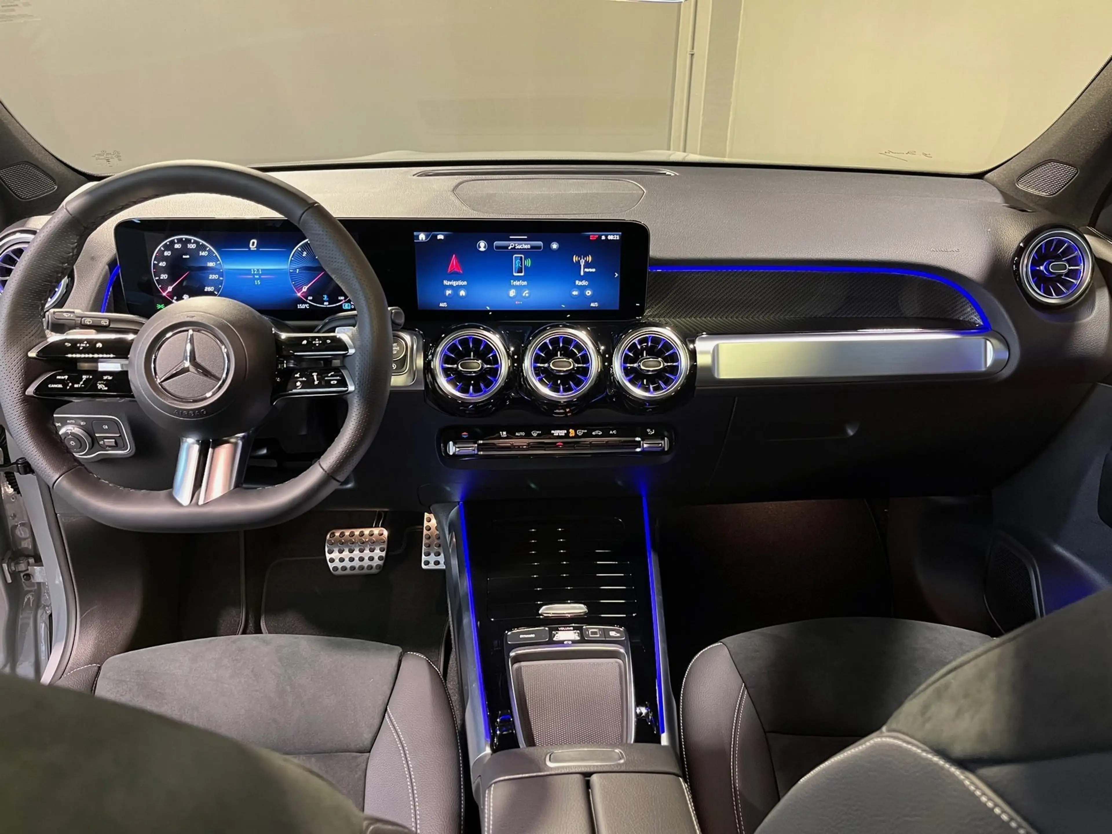 Mercedes-Benz GLB 220 d 4M AMG Night Pano/7Sitz/AHK/Distr./20" — photo 5